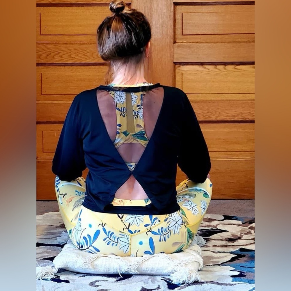 ZYIA ACTIVE - Black, Open Mesh Back Long Sleeve. Large